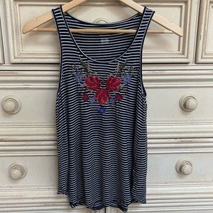 American Eagle Soft and Sexy Tank With Rose Neck Line🌹